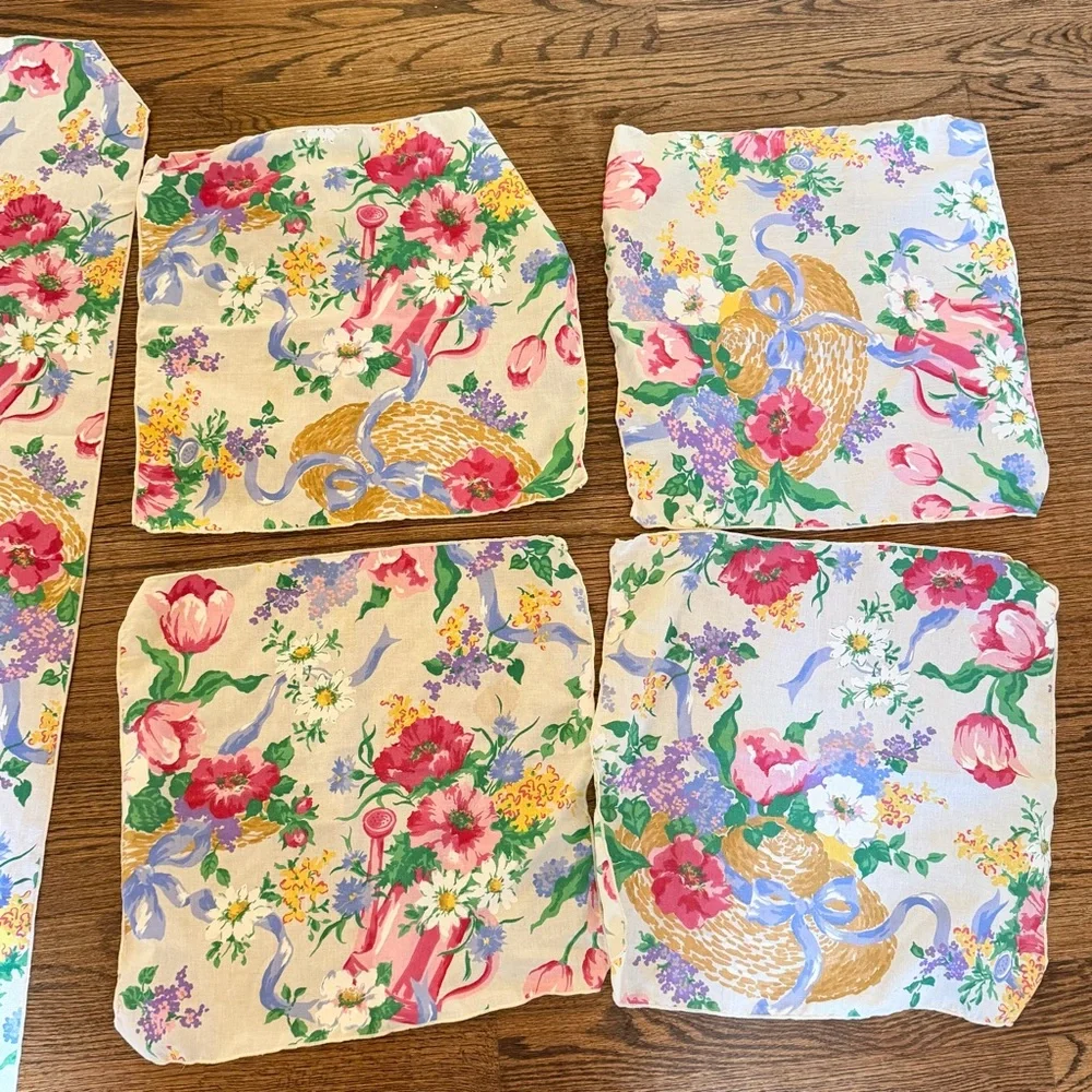 Vintage CottageCore Floral Table Runner and Napkins Set of 4 | vintage linens